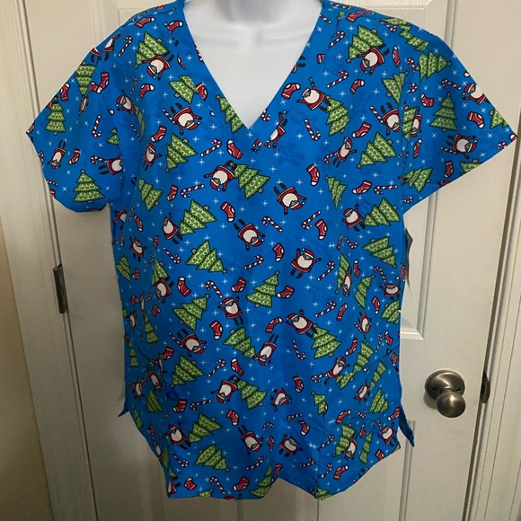 Scrubs top Gabby Brooke Santa Elves Christmas Short Sleeve Medical NWT XL - Picture 1 of 5